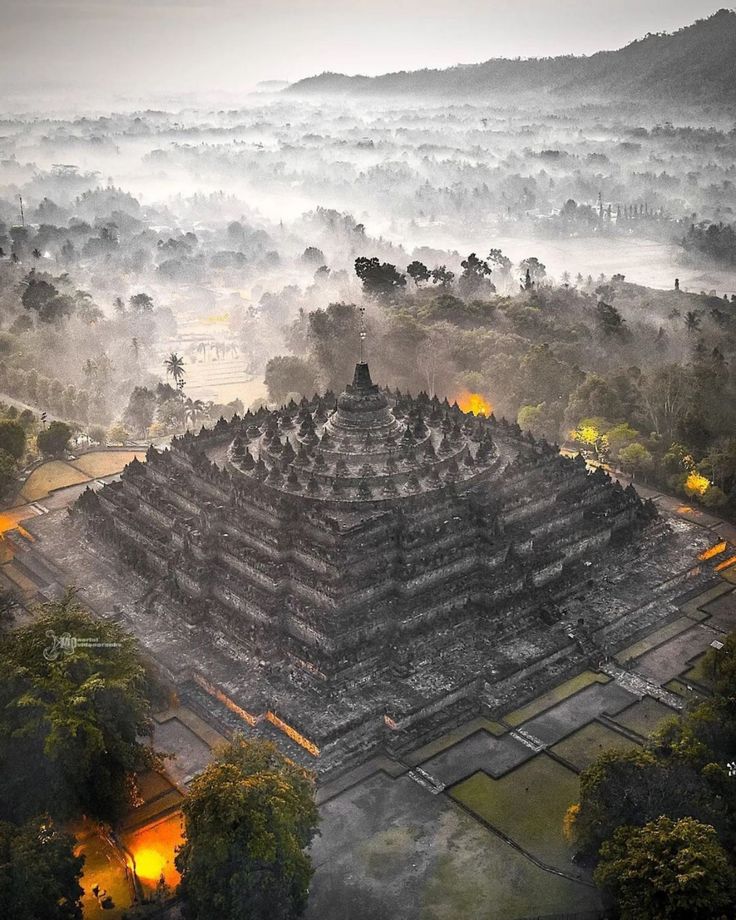 معبد بوروبودور اندونزی